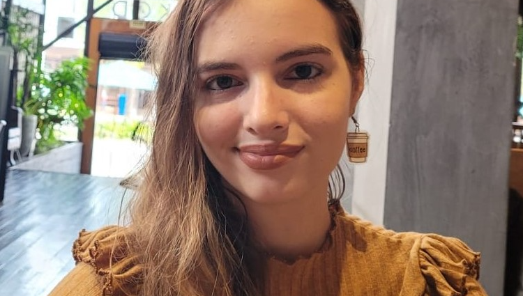 Letícia de Menezes Mariano